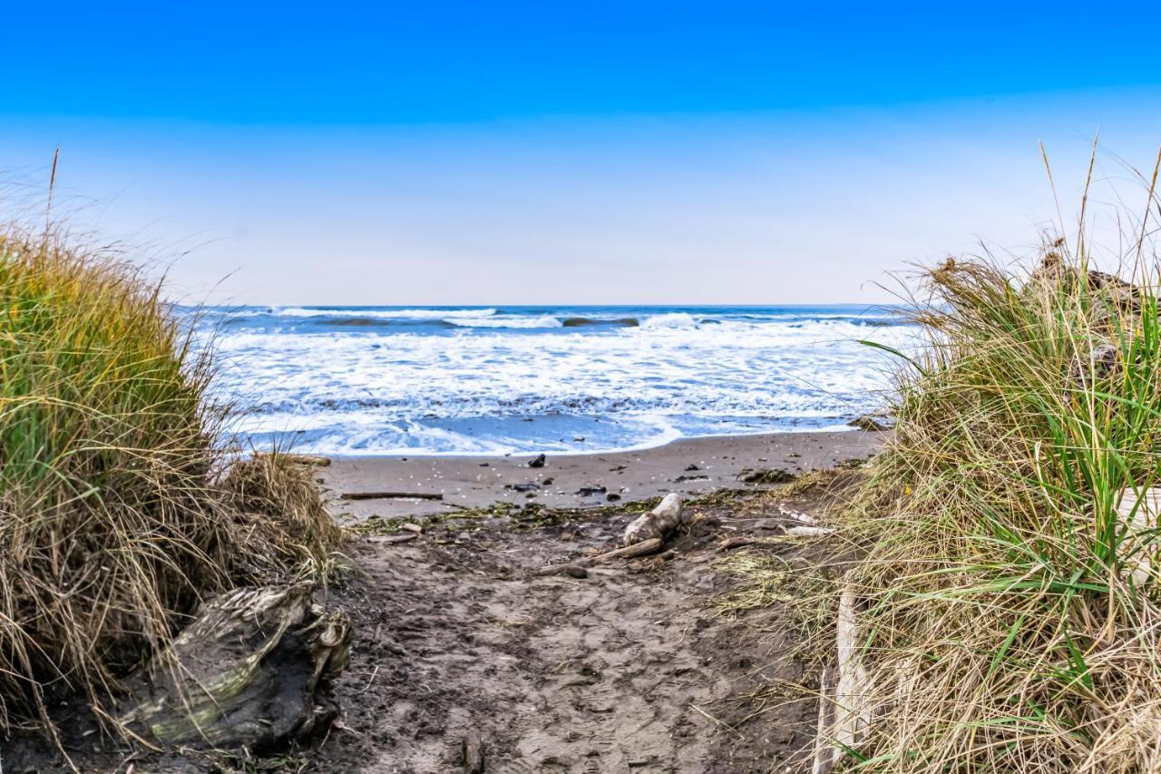 Once Upon A Tide Apartment Westport Bagian luar foto
